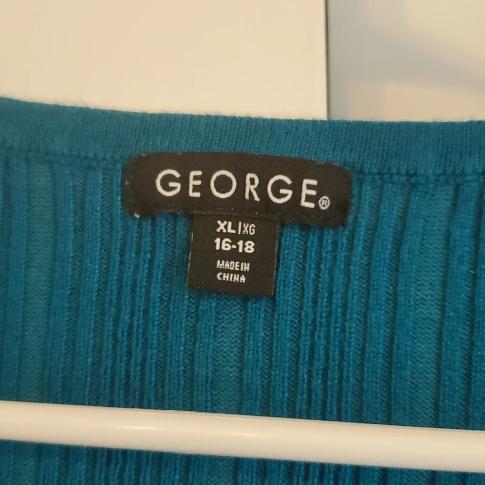George Long Sleeve Sweater - B114 - Picture 2 of 3